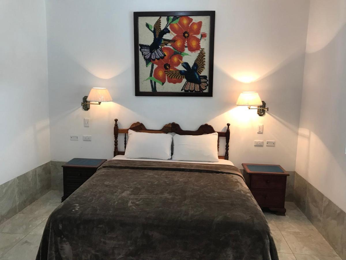 Hotel Pacifico Puerto Lopez Bilik gambar