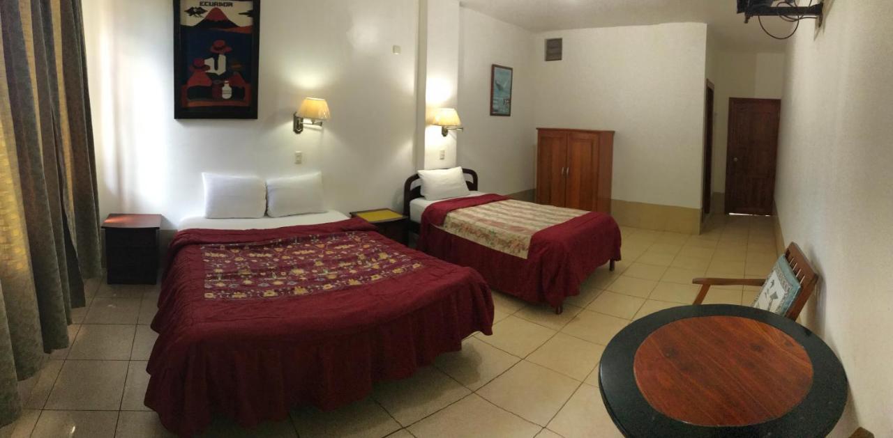 Hotel Pacifico Puerto Lopez Bilik gambar